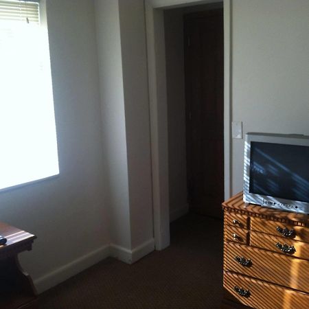 Airport Lodge Waukesha Bagian luar foto